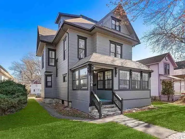 1304 Massachusetts Street, Lawrence, KS 660 - #1