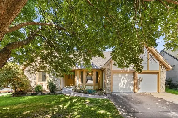 5607 N Flint Ridge Road, Kansas City, MO 64151