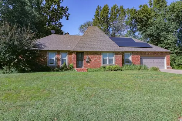 324 Goodrich Drive, Warrensburg, MO 64093