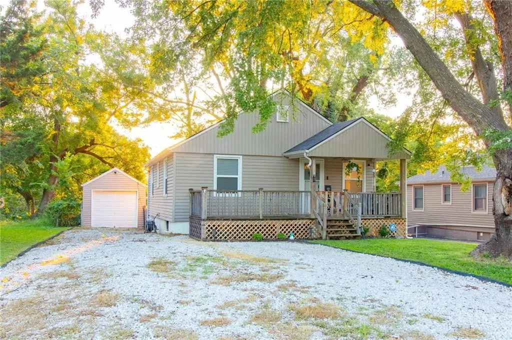 3818 N Kensington Avenue, Kansas City, MO 64117 - #1