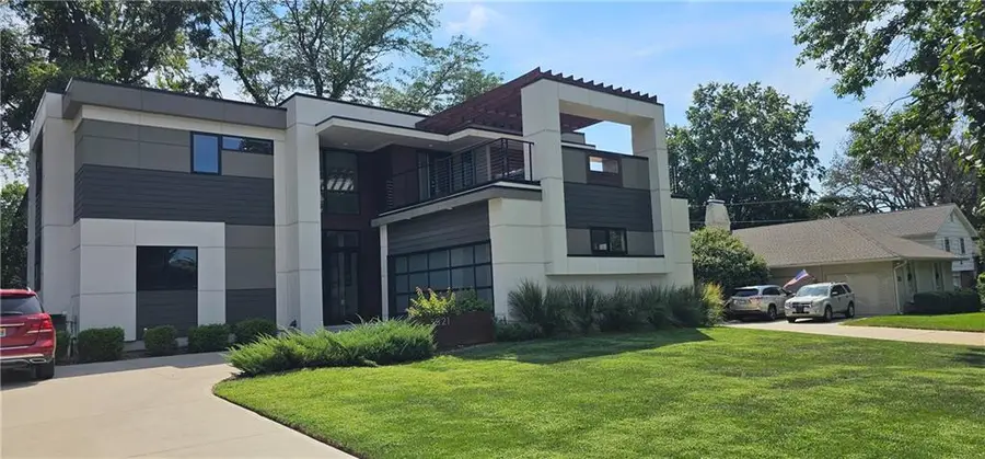 3521 W 73rd Street, Prairie Village, KS 66208 - #2