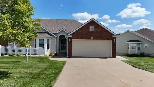 2901 Eastbrook Court, St Joseph, MO 64506