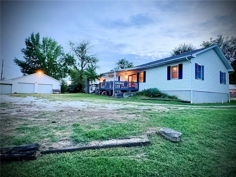 1232 N Tucker Street, Nevada, MO 64772 - #2