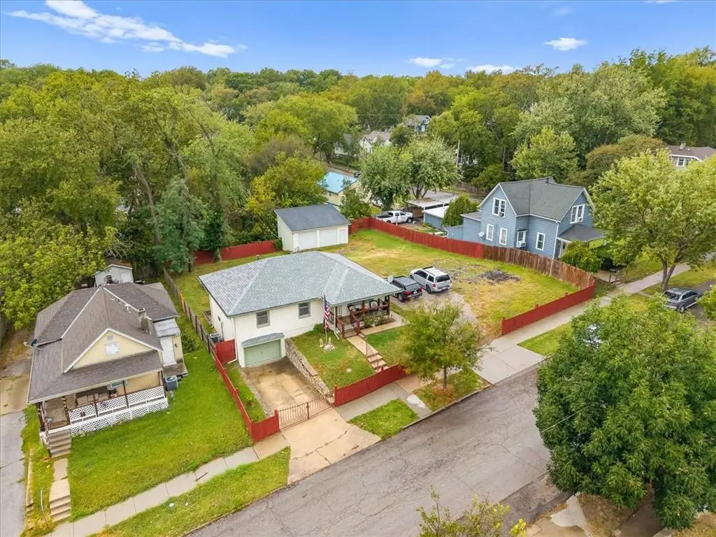 406 Elmwood Avenue, Kansas City, MO 64124 - #1