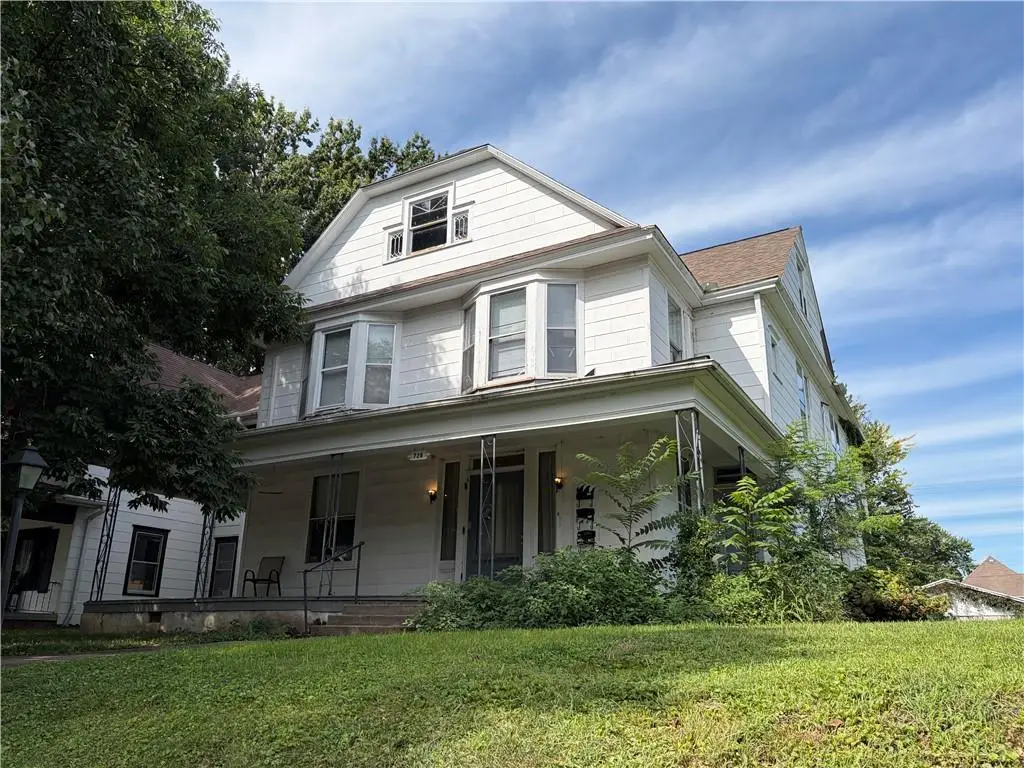 728 N 25th Street, Saint Joseph, MO 64506 - #1