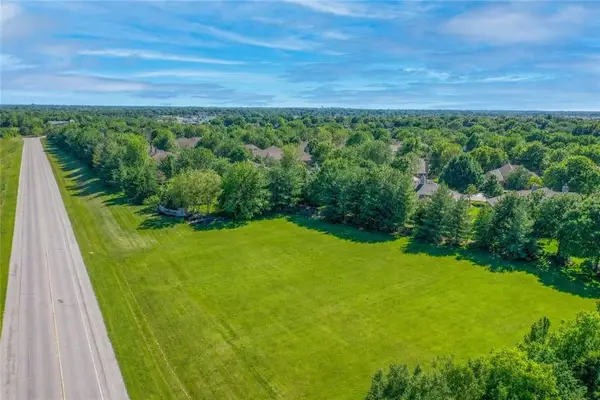 SW Raintree Drive, Lee's Summit, MO 64082