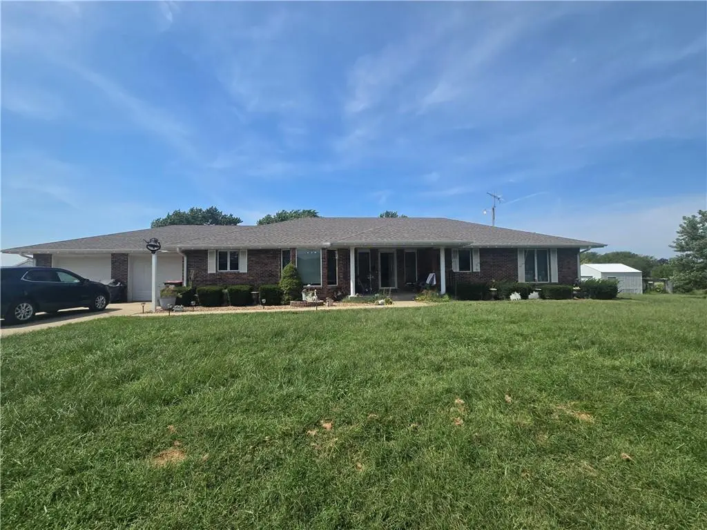 529 SE Dd Highway, Warrensburg, MO 64093 - #1