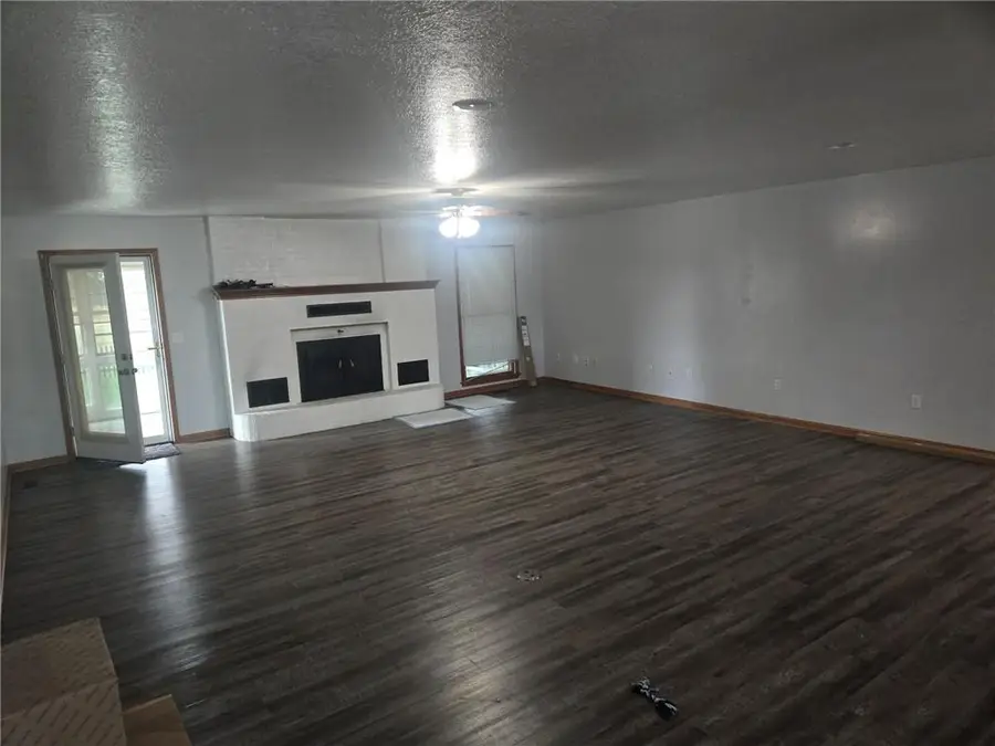 529 SE Dd Highway, Warrensburg, MO 64093 - #3