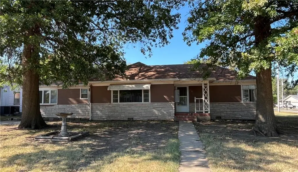 201 6th Street, Oswego, KS 67356 - #1