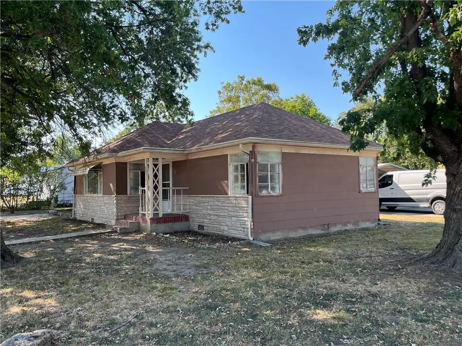 201 6th Street, Oswego, KS 67356 - #2