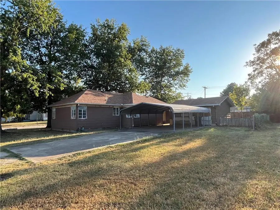 201 6th Street, Oswego, KS 67356 - #3
