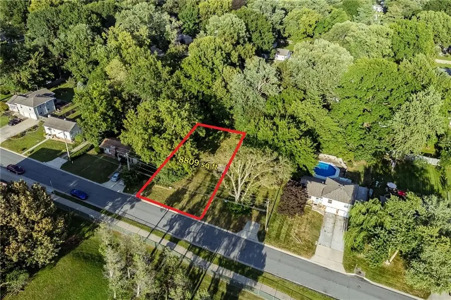 8329 Glenwood Street, Overland Park, KS 66212 - #3