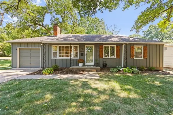 8863 Switzer Road, Overland Park, KS 66214