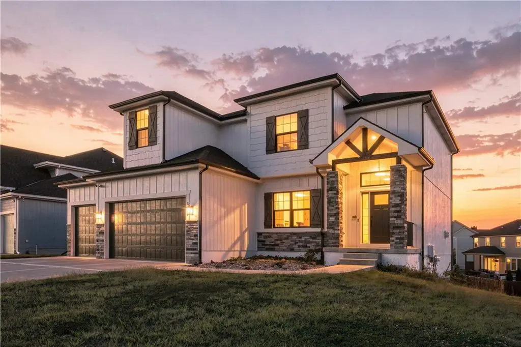2333 SW Old Port Road, Lees Summit, MO 64082 - #1