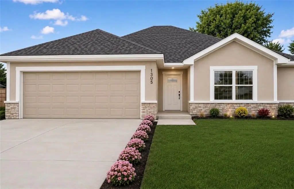 1305 NE White Oaks Lane, Oak Grove, MO 64075 - #1
