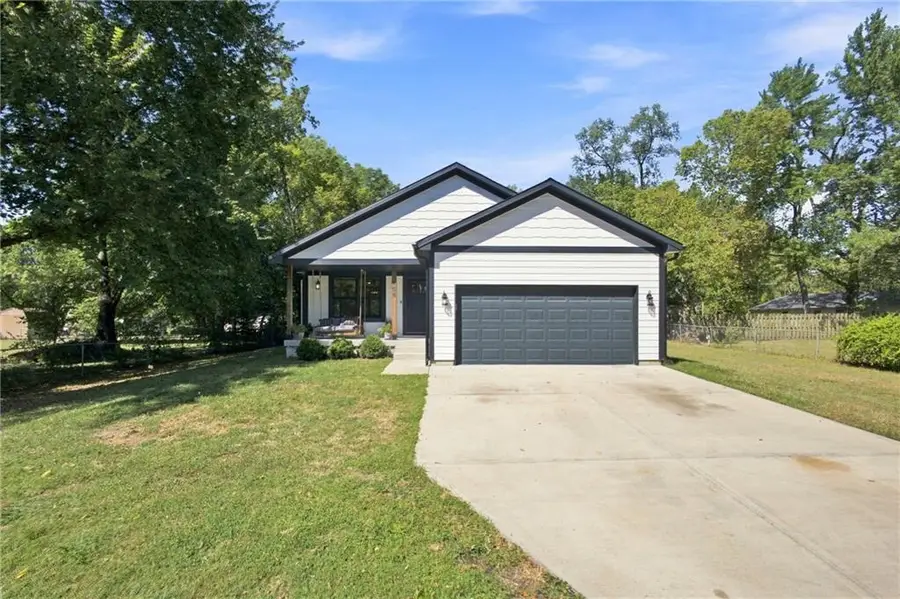 106 S 4th St Street, Cleveland, MO 64734 - #2