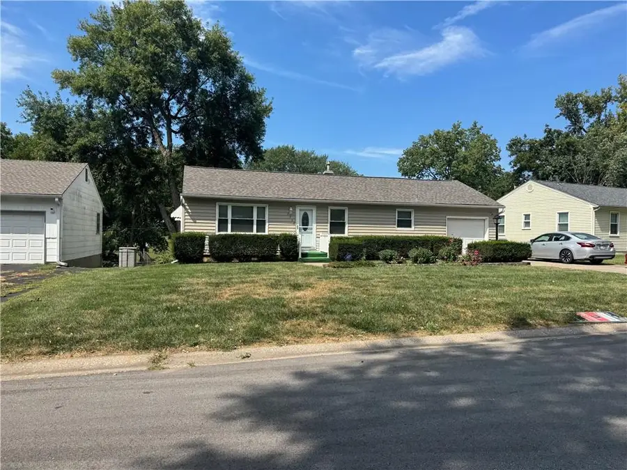 3736 N Lister Avenue, Kansas City, MO 64117 - #3
