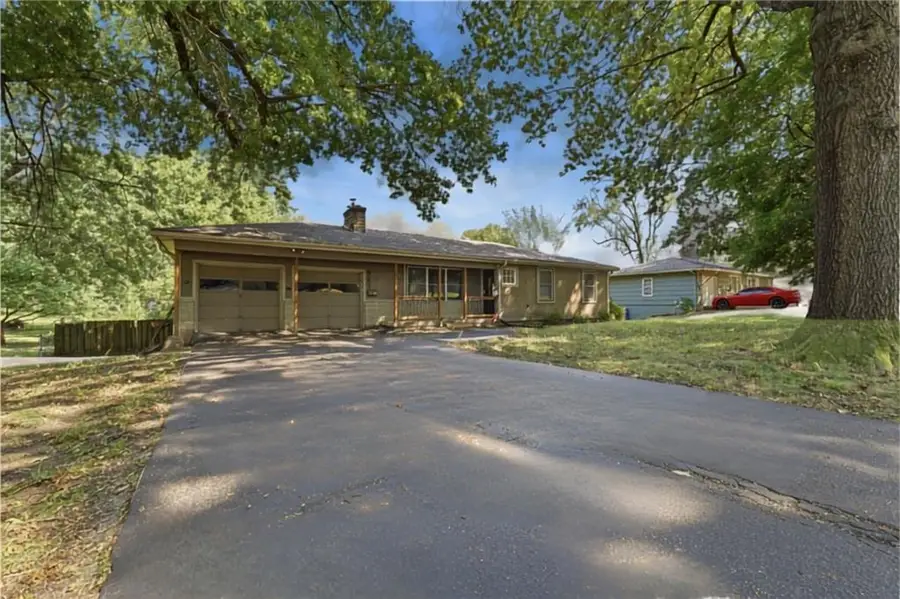 6203 Hedges Avenue, Raytown, MO 64133 - #2