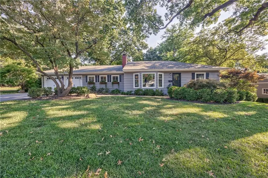 5401 W 65th Place, Prairie Village, KS 66202 - #3