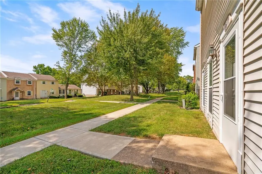 6617 E 128th Street, Grandview, MO 64030 - #3