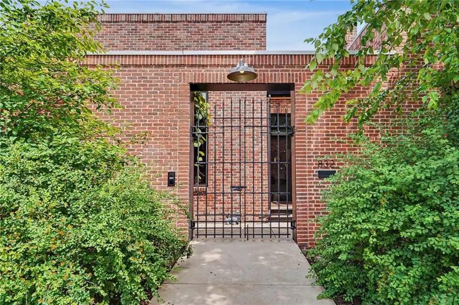 832 Ohio Street, Lawrence, KS 66044 - #3