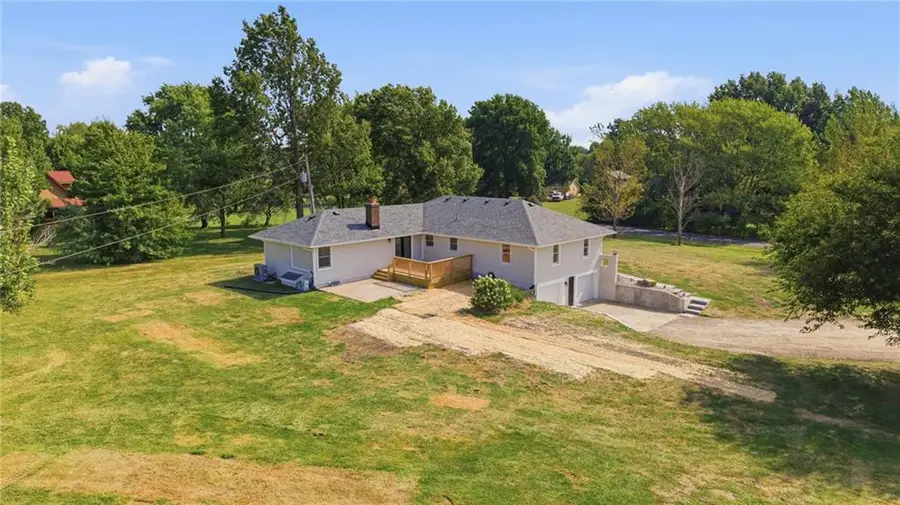 1010 Wesley Avenue, Raymore, MO 64083 - #2