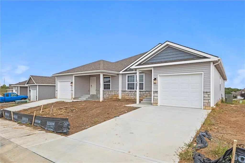 9301-9303 N Adrian Place, Kansas City, MO 64154 - #1