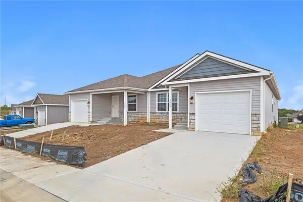 9301-9303 N Adrian Place, Kansas City, MO 64154