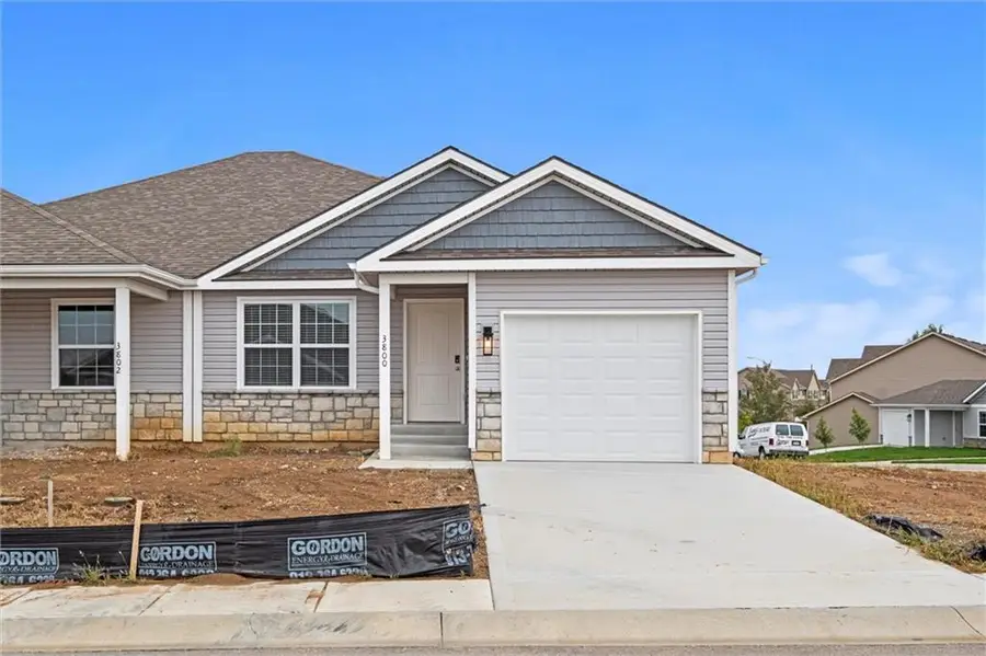 9301-9303 N Adrian Place, Kansas City, MO 64154 - #2