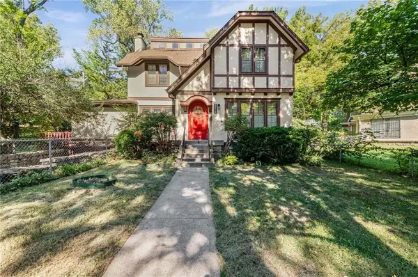 4928 Troostwood Road, Kansas City, MO 64110