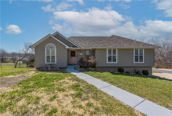 1208 Jennies Drive, Warrensburg, MO 64093