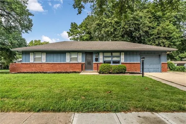 717 S Sunset Drive, Olathe, KS 66061