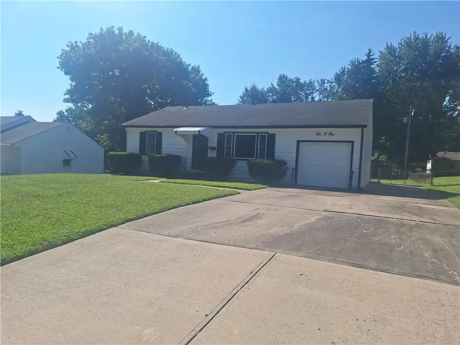 1001 NE 67th Terrace, Gladstone, MO 64118 - #2