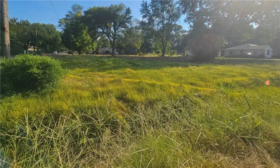544 E 24th Street, Pittsburg, KS 66762 - #2