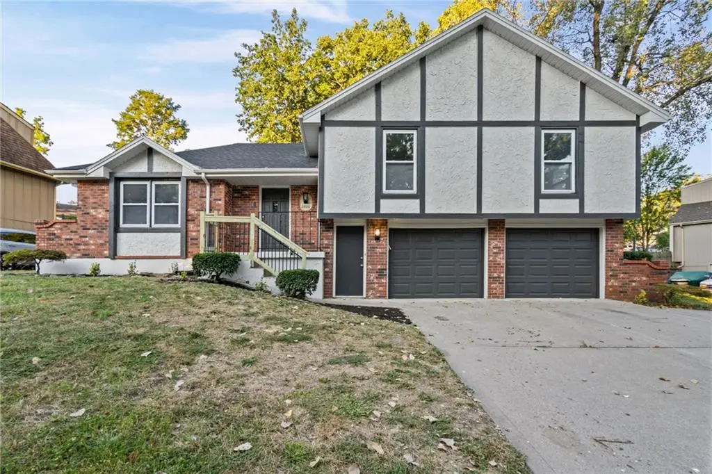 2800 S Cochise Drive, Independence, MO 64057 - #1