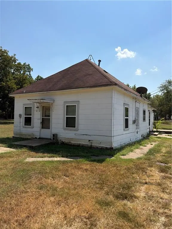 211 Charles Street, Humboldt, KS 66748