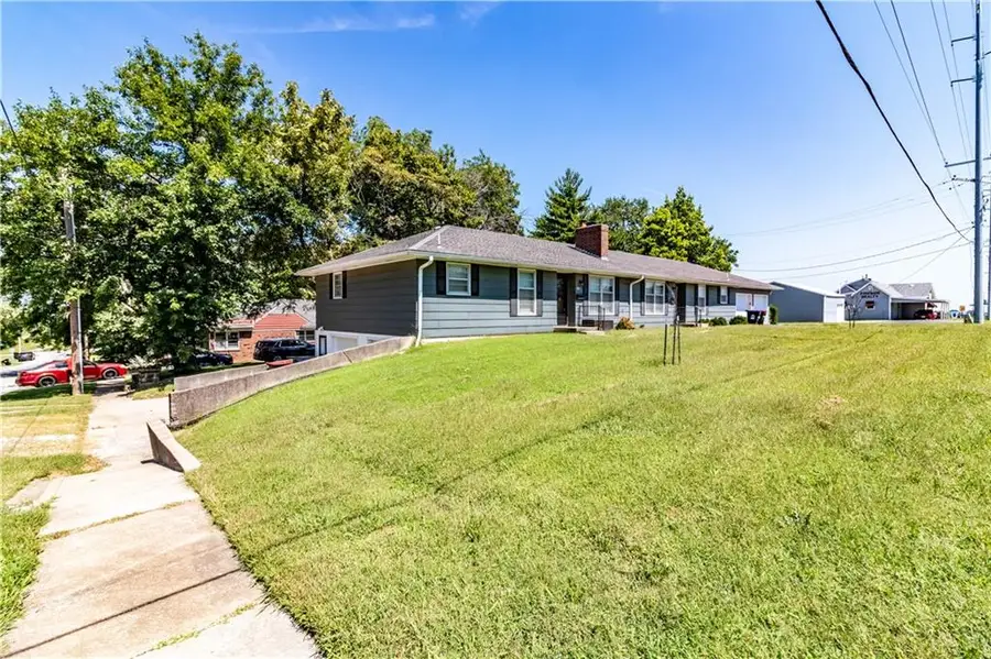 201-203 E Russell Avenue, Warrensburg, MO 64093 - #2
