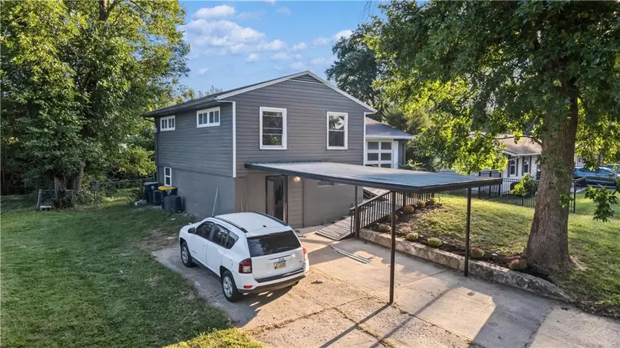 4507 E 47th Street, Kansas City, MO 64130 - #2