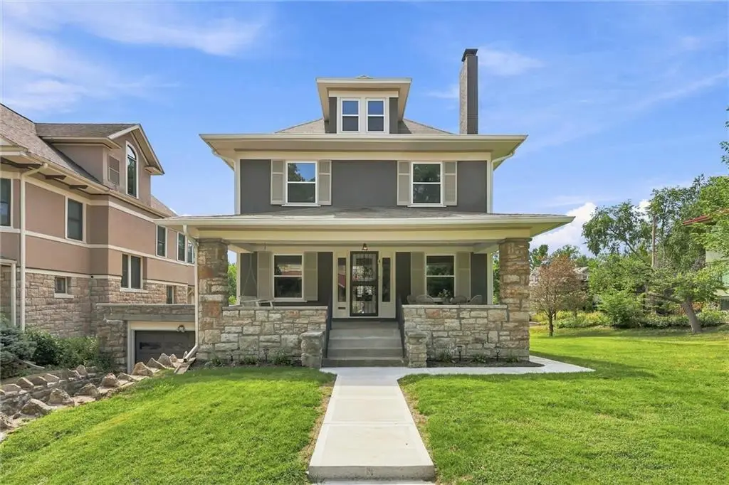 15 E 54th Street, Kansas City, MO 64112 - #1