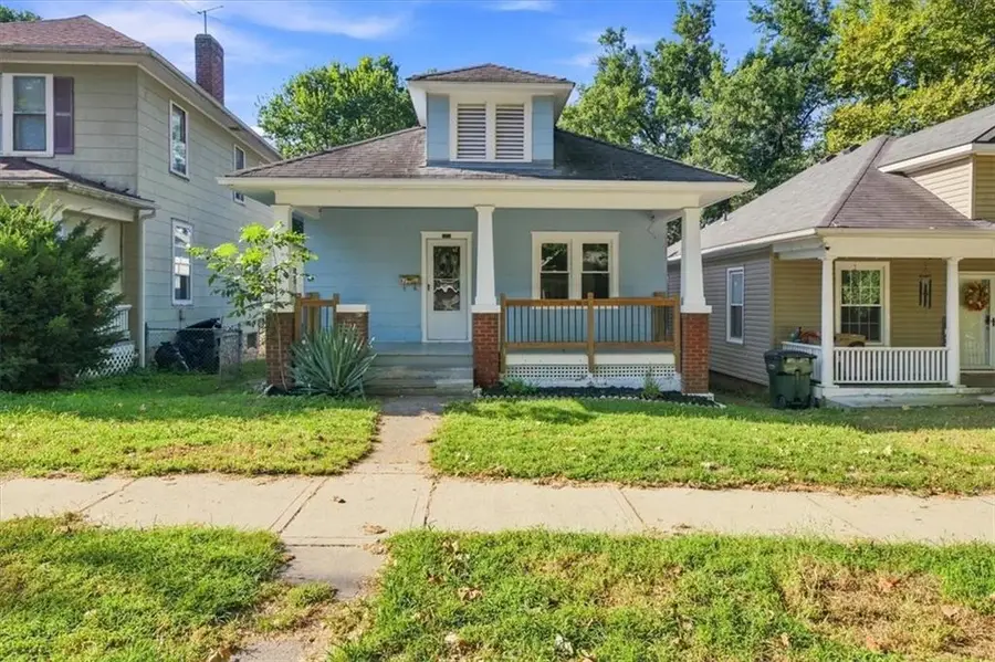 825 Ottawa Street, Leavenworth, KS 66048 - #2