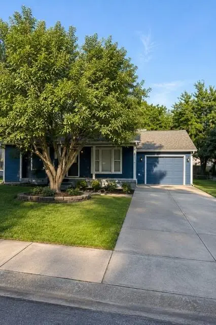 7604 Juniper Street, Prairie Village, KS 66208