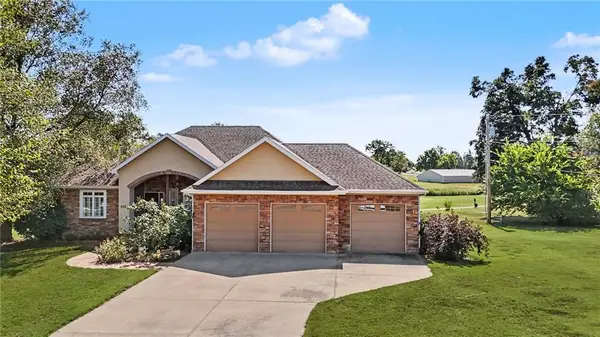 942 E Fairway Drive, Ottawa, KS 66067