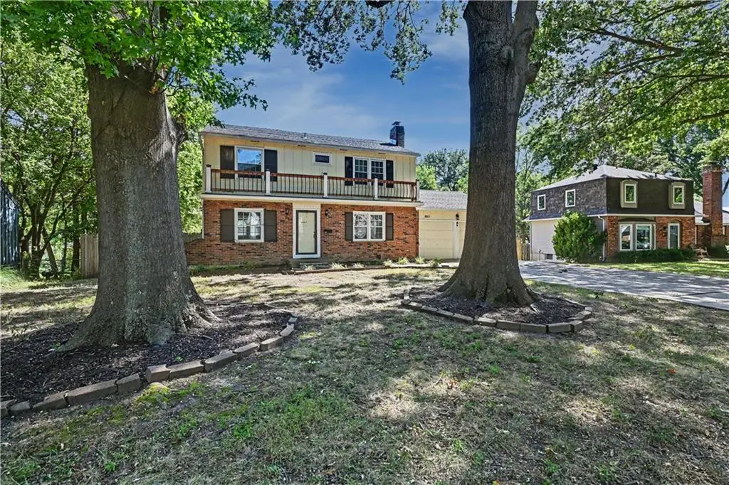 8901 W 98th Terrace, Overland Park, KS 66212 - #1