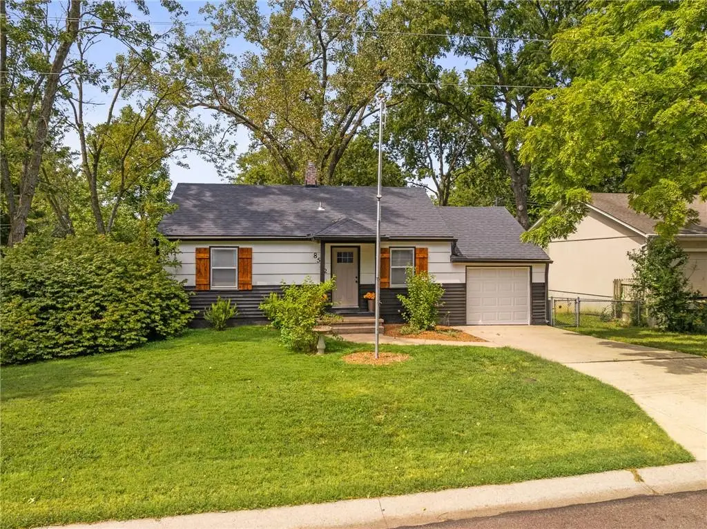 8542 Grandview Avenue, Overland Park, KS 66212 - #1