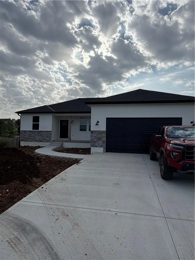 1415 Thomas Drive, Louisburg, KS 66053 - #1