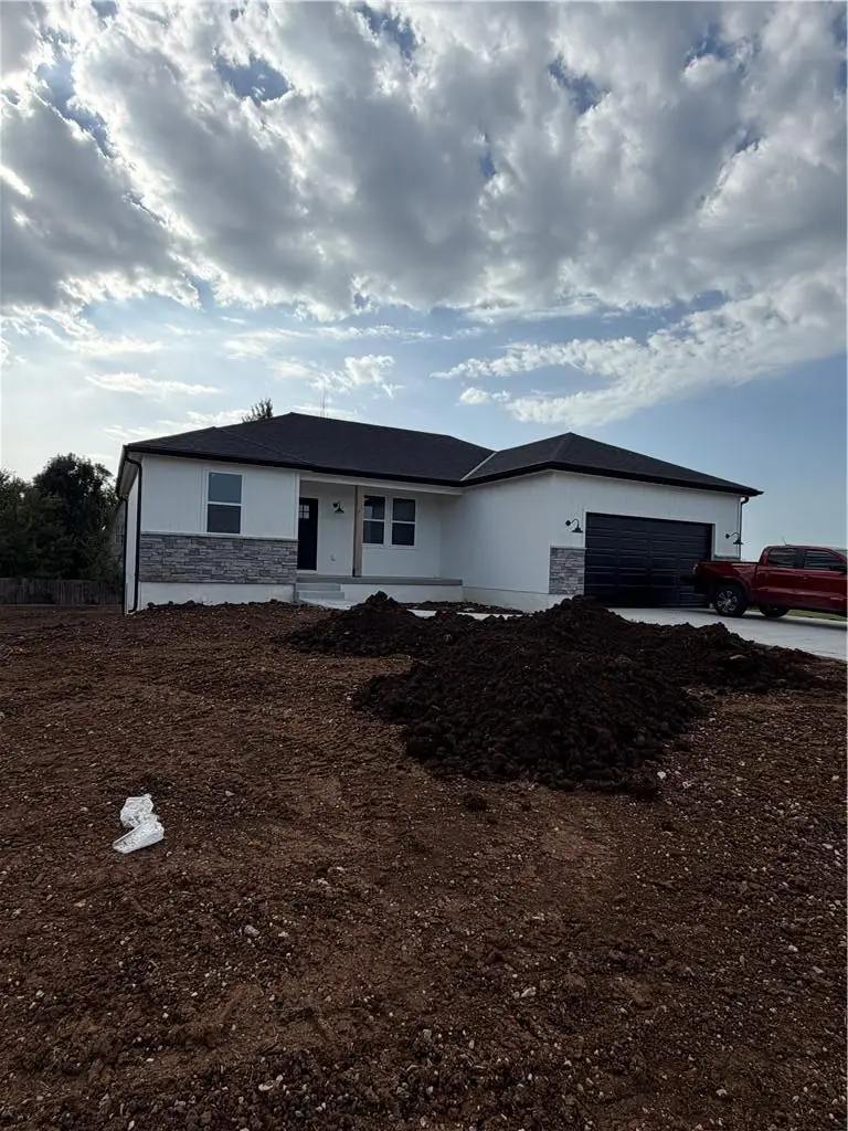 1415 Thomas Drive, Louisburg, KS 66053 - #2
