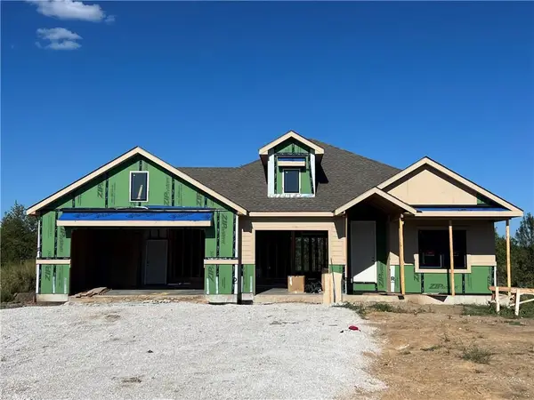 21403 Twin Oaks Parkway, Peculiar, MO 64078