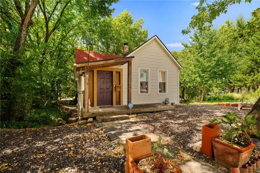 2920 Belleview Avenue, Kansas City, MO 64108 - #1