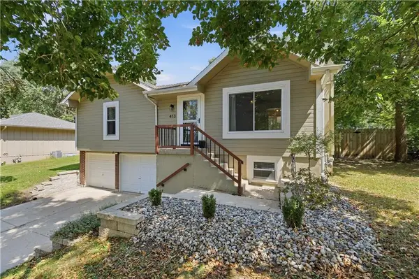 413 SE Annette Street, Lee's Summit, MO 64063