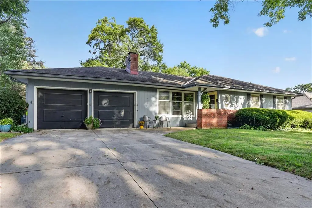 5019 Pawnee Drive, Roeland Park, KS 66205 - #1